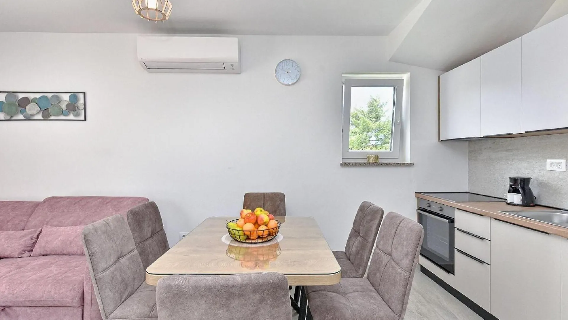 Modern Villa With Private Hydromassage Pool 보드냔
