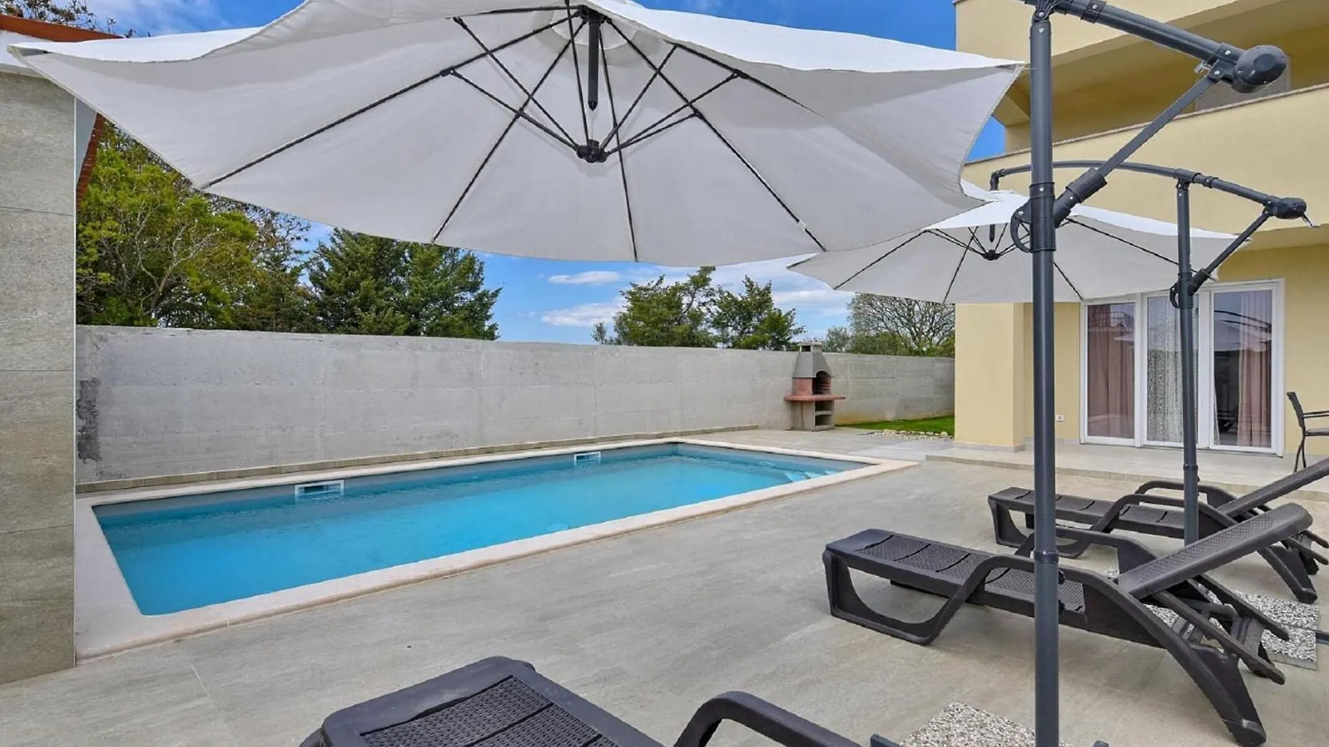 Modern Villa With Private Hydromassage Pool 보드냔 0*,